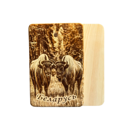 Сувенирная разделочная доска "Зубры пущи" из кедра с лазерной гравировкой 18/28 см